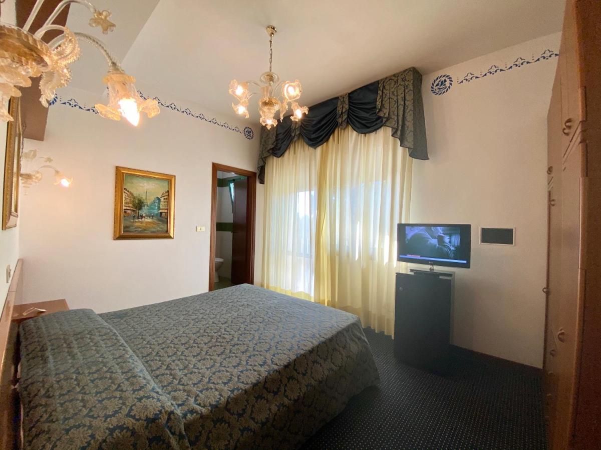 לידו די ג'סולו Hotel Florida מראה חיצוני תמונה