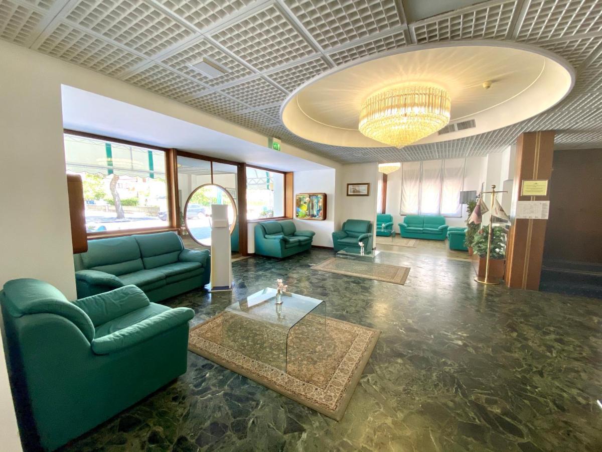 לידו די ג'סולו Hotel Florida מראה חיצוני תמונה