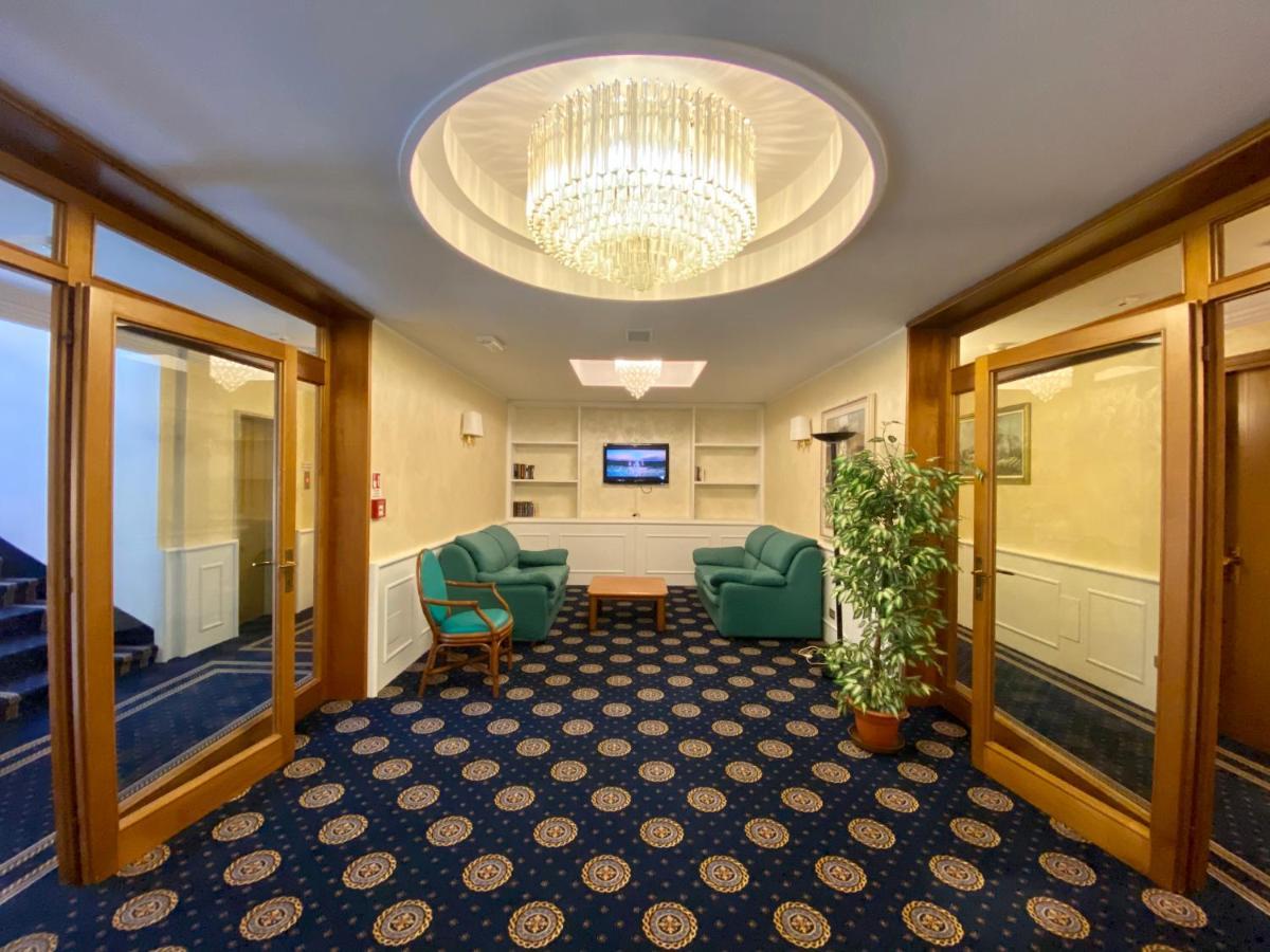 לידו די ג'סולו Hotel Florida מראה חיצוני תמונה