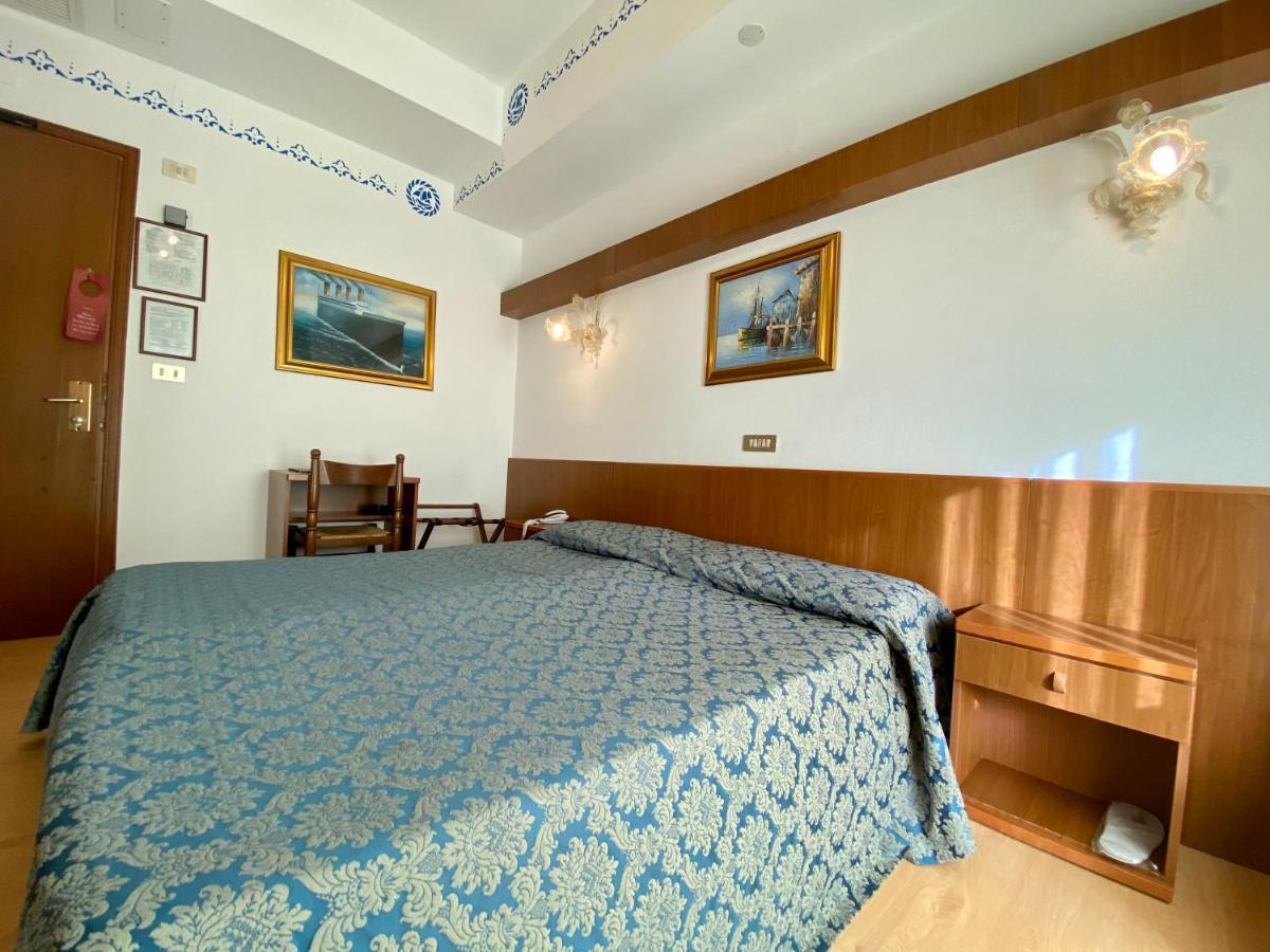 לידו די ג'סולו Hotel Florida מראה חיצוני תמונה