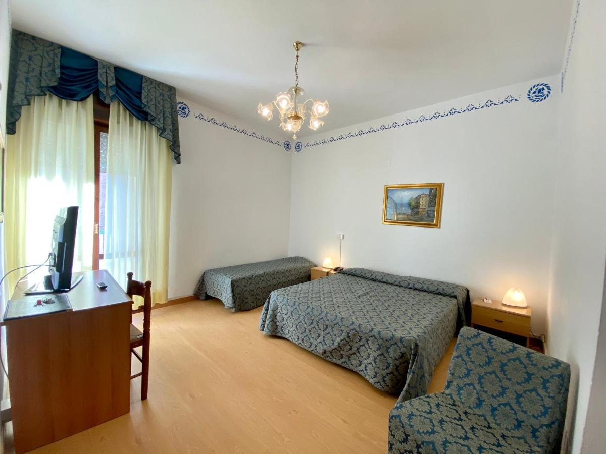 לידו די ג'סולו Hotel Florida מראה חיצוני תמונה