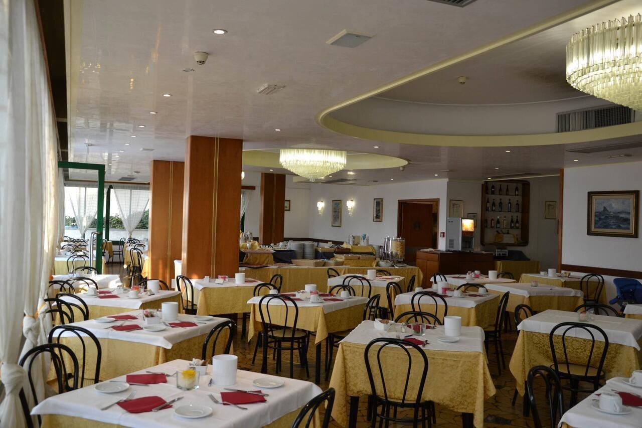 לידו די ג'סולו Hotel Florida מראה חיצוני תמונה