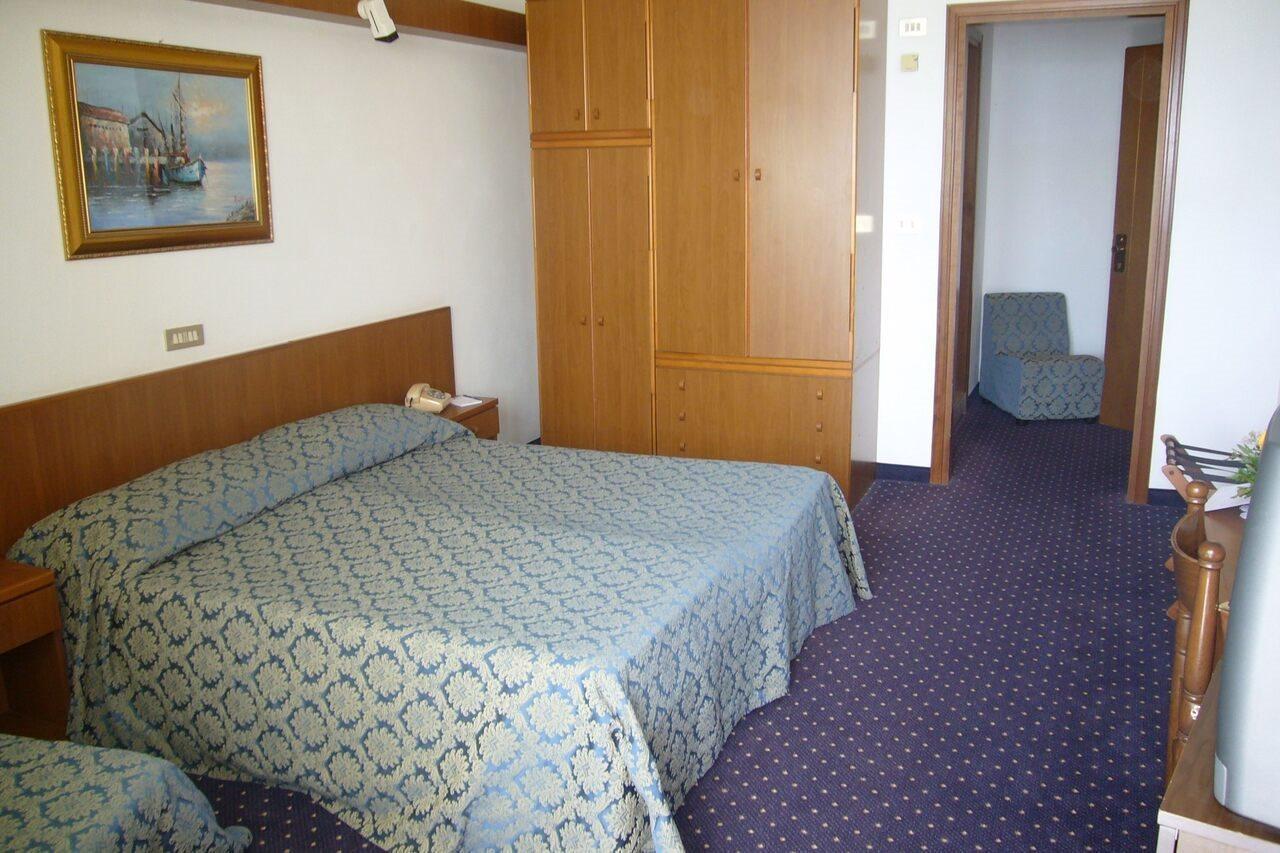 לידו די ג'סולו Hotel Florida מראה חיצוני תמונה