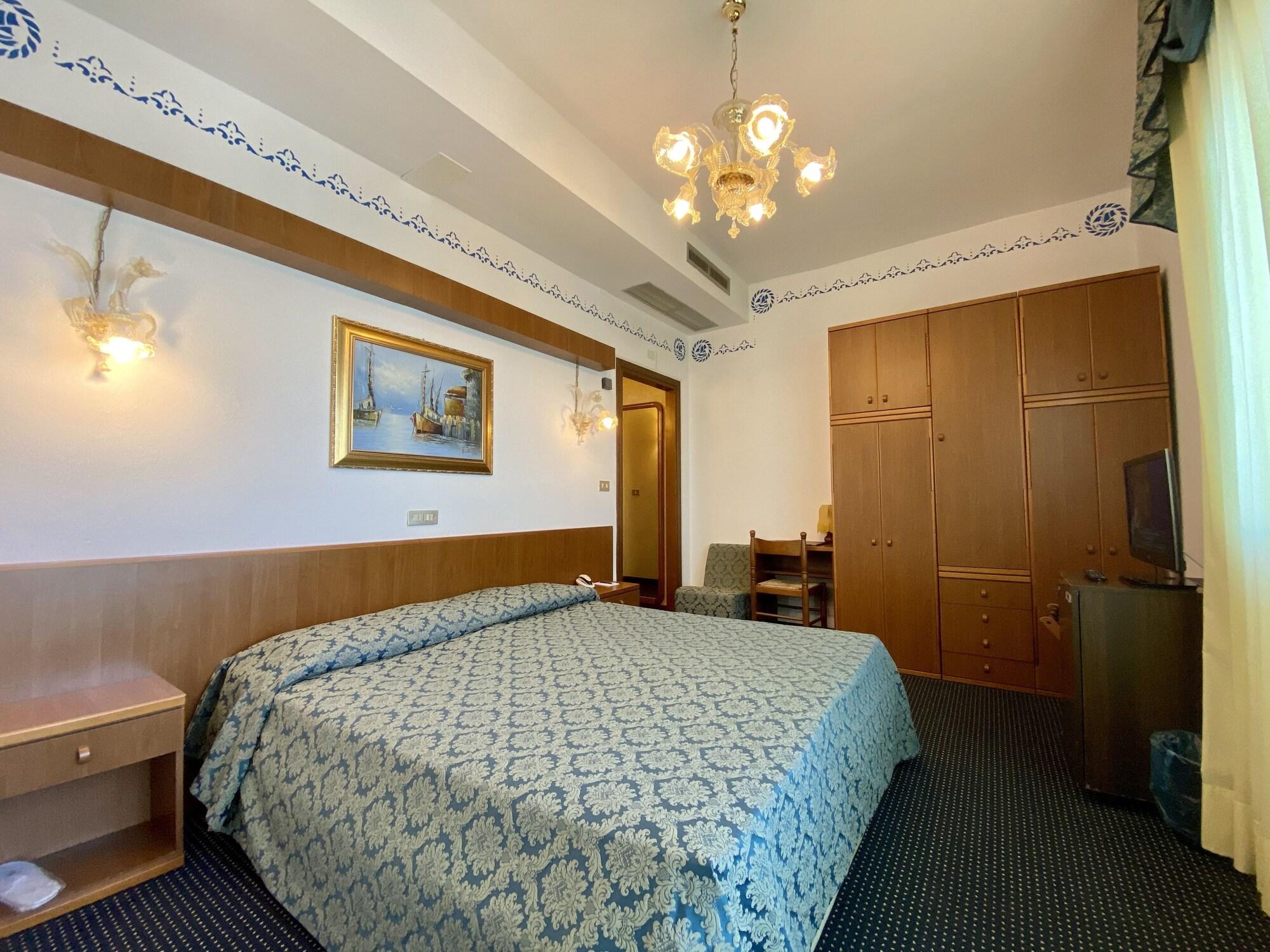 לידו די ג'סולו Hotel Florida מראה חיצוני תמונה