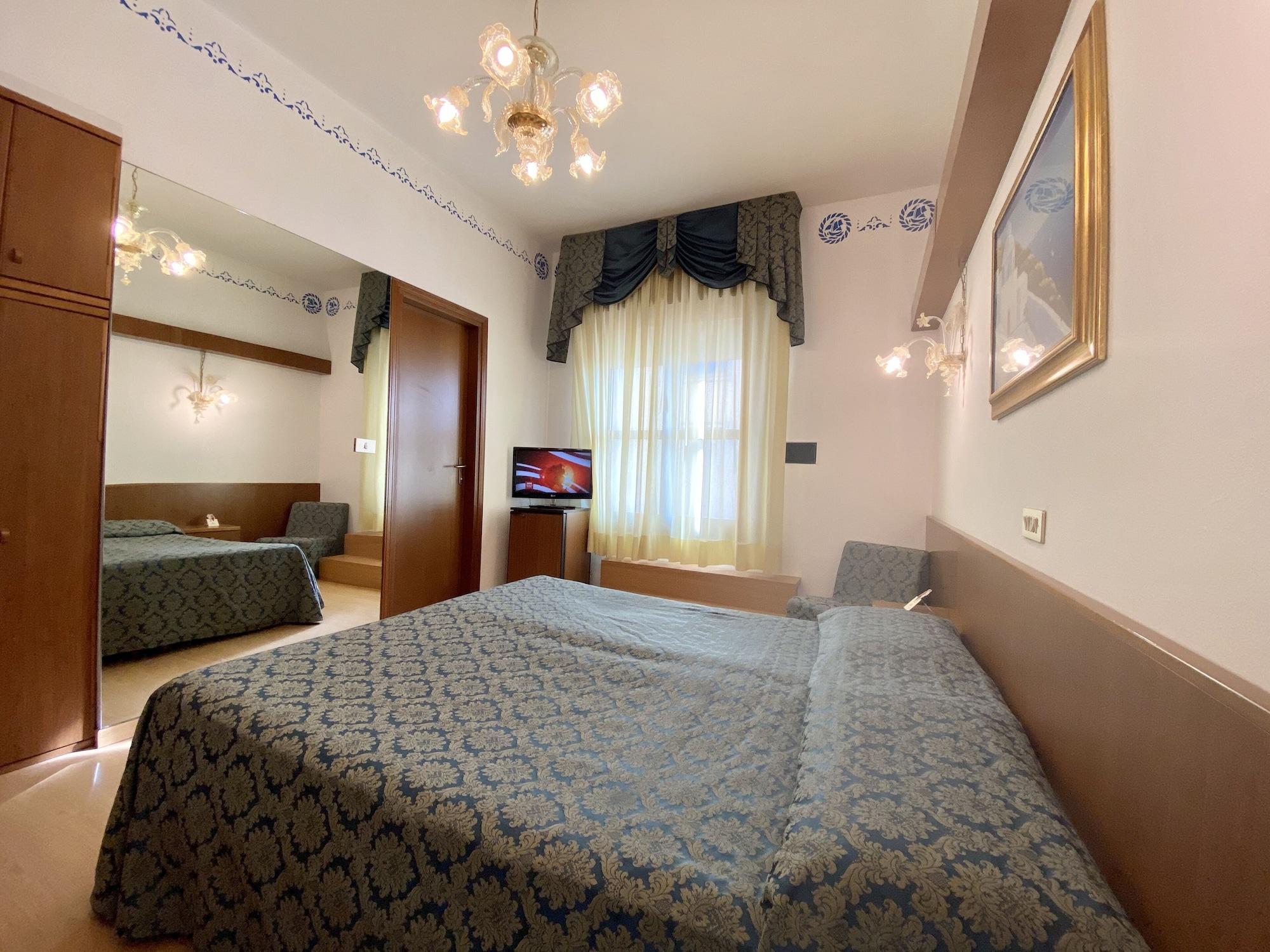 לידו די ג'סולו Hotel Florida מראה חיצוני תמונה